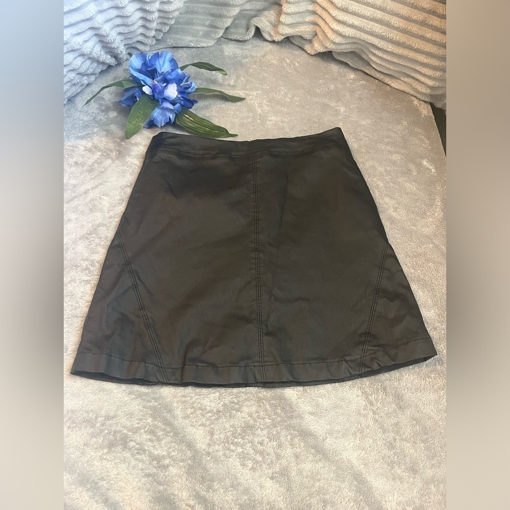 Girls BG Shimmer Coated Leather Skirt Size 14